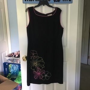 🌻Black embroidered flower dress🌻